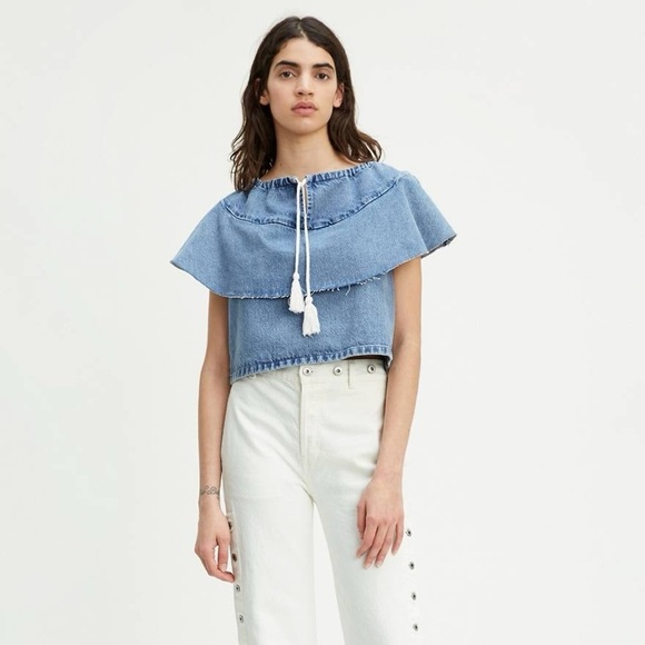 Levi's Tops - Levi’s small denim top